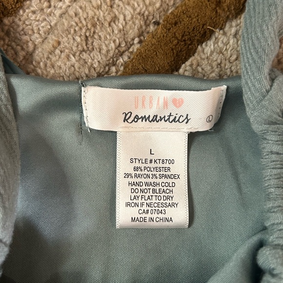 Cute corset looking top - Picture 2 of 3